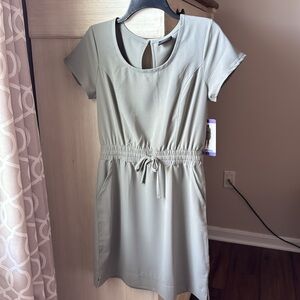 32 Degrees Cool Light Green Dress